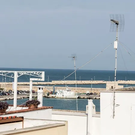 לינה וארוחת בוקר Torre Canina & 4*